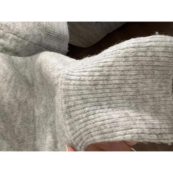 Cozy Gray Pearl-Embellished Sweater by CeCe, Size M - Picture 5 of 6